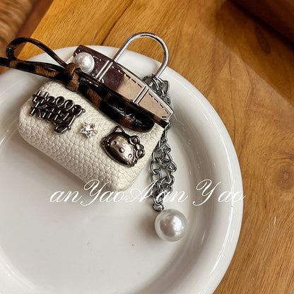 Mini Hello Kitty Bag Charm: Niche Ins-style Exquisite Small Bag with Metallic Chain Decor, Korean-inspired, Mini and Full of Personality