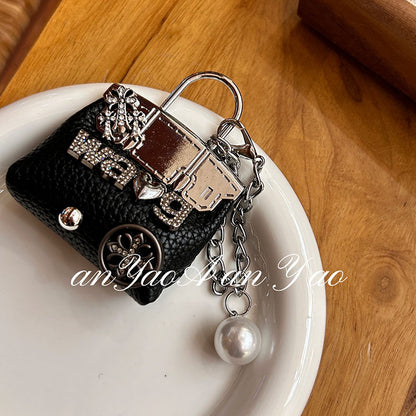 Mini Hello Kitty Bag Charm: Niche Ins-style Exquisite Small Bag with Metallic Chain Decor, Korean-inspired, Mini and Full of Personality
